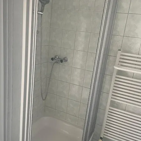 Redewischer Str.8 アパート